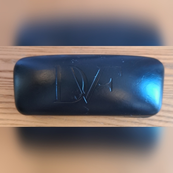 Diane Von Furstenburg DVF Black Hard Clam Shell Glasses Sunglasses Shades Case - Picture 1 of 8